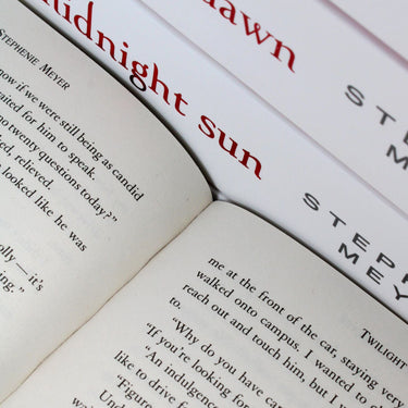 The Twilight Saga 6-Book Set (White Cover) by Stephenie Meyer | YA Fantasy Romance Series with Vampires, Werewolves, Epic Love, Adventure & Fiction